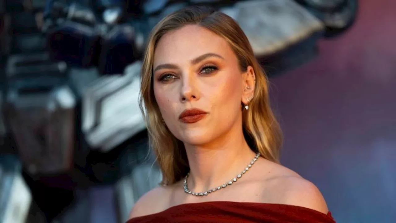 Scarlett Johansson condena el antisemitismo y pide legislación contra el uso de IA