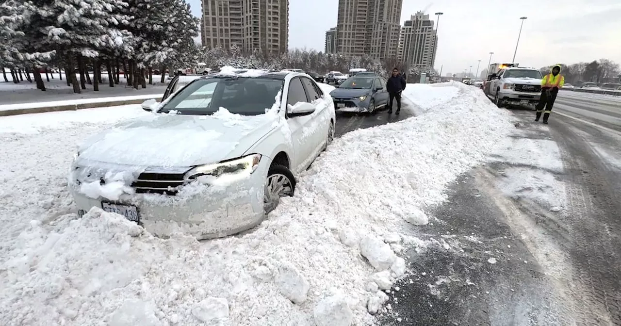 Major Snowstorm Hits Toronto, Disrupting City Services and Transportation