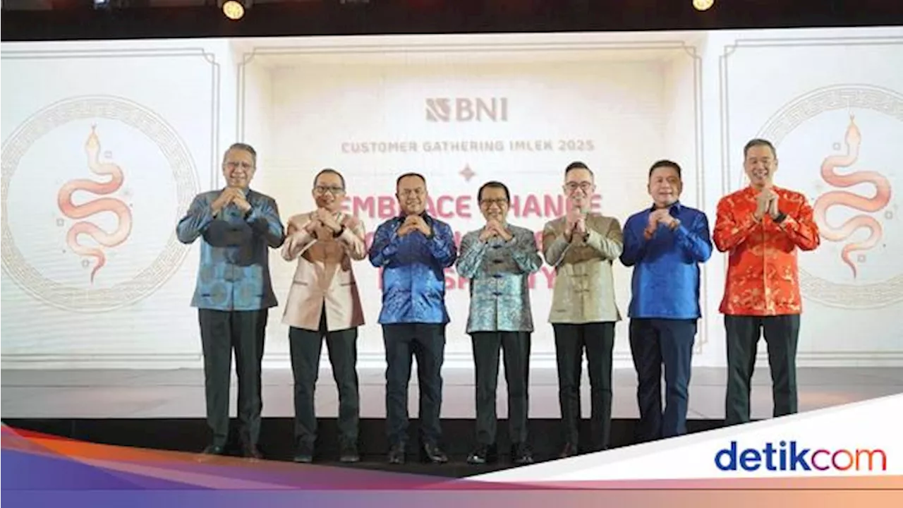 BNI Tutup Rangkaian Customer Gathering Imlek 2025 di Surabaya