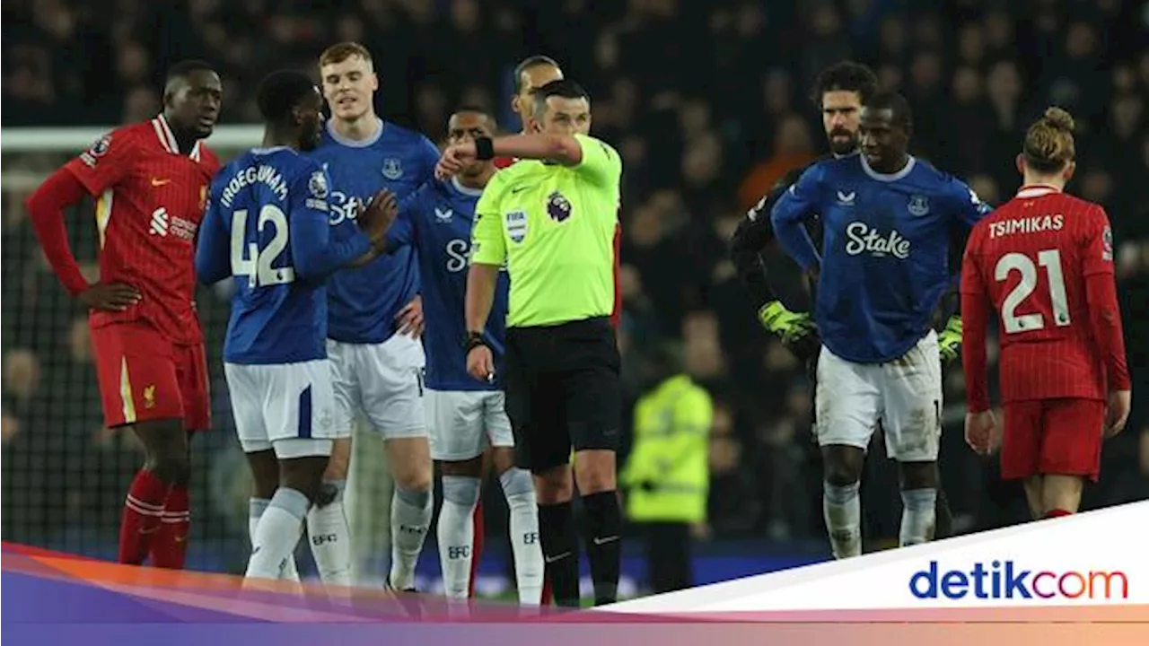 Derby Merseyside: Eks Bos PGMOL Anggap Wasit Michael Oliver Blunder