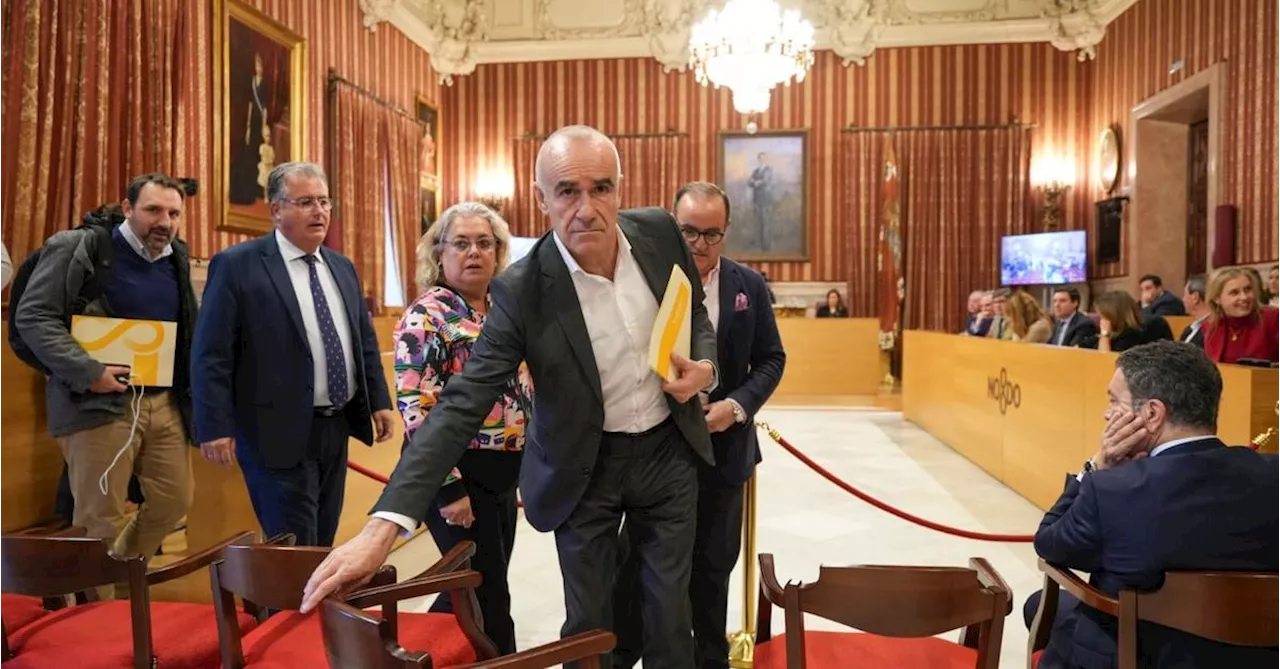 La oposición abandona el pleno en el Ayuntamiento de Sevilla al retirar el PP la palabra a Podemos por criticar a Vox