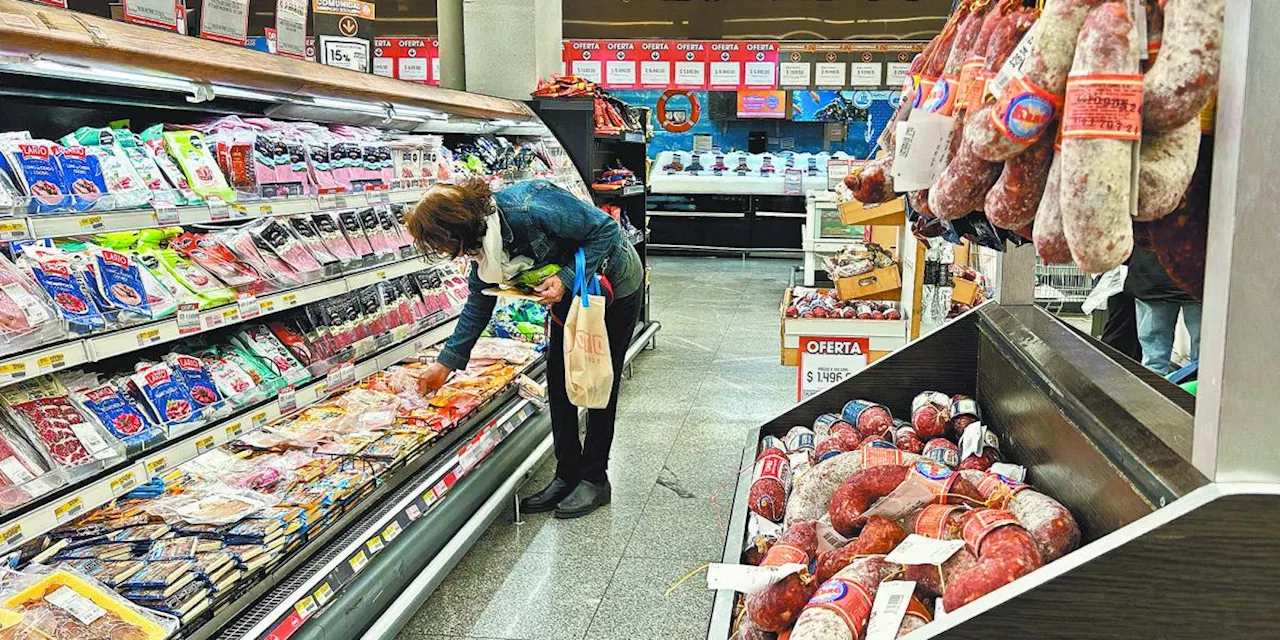 Argentina registra inflación mensual más baja en tres años