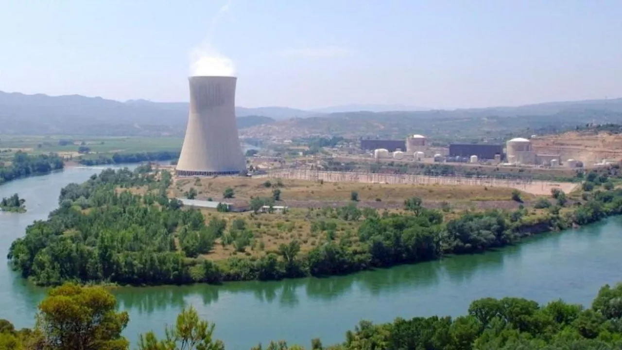 Junts y Esquerra lanzan un aviso al Gobierno votando a favor de las nucleares: temen apagones si cierran sus plantas en Cataluña