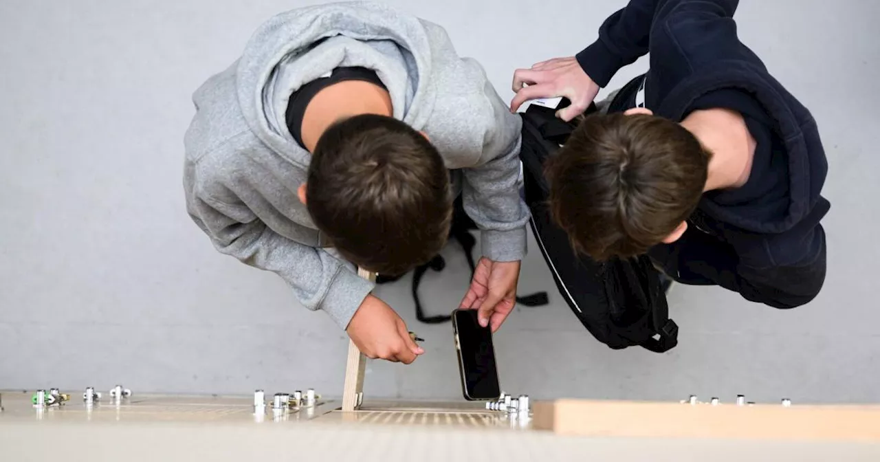 Steirische Schulen dürfen nun Handyverbot in der Hausordnung verankern