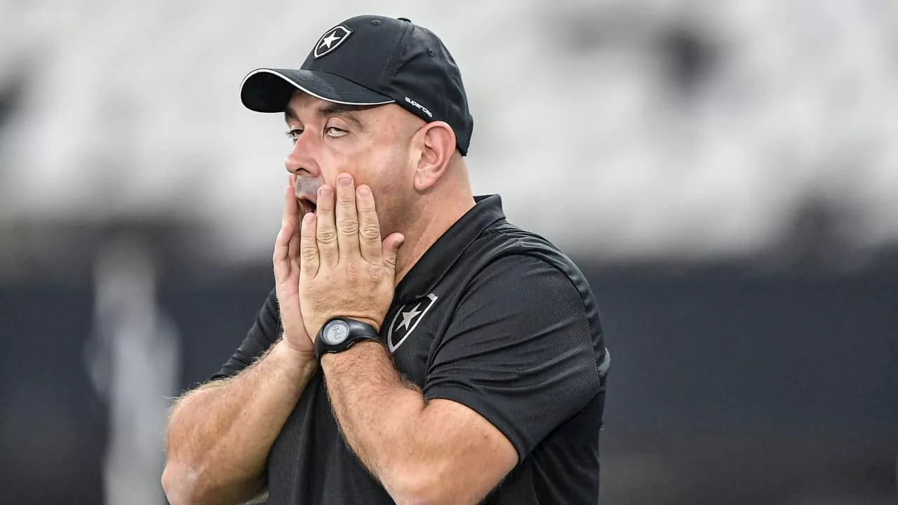 Botafogo anuncia saída de Carlos Leiria; técnico avalia derrota