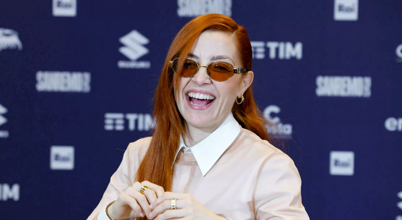 Noemi a Sanremo: Critica la Crusca e l'AI, celebra la potenza dell'italiano