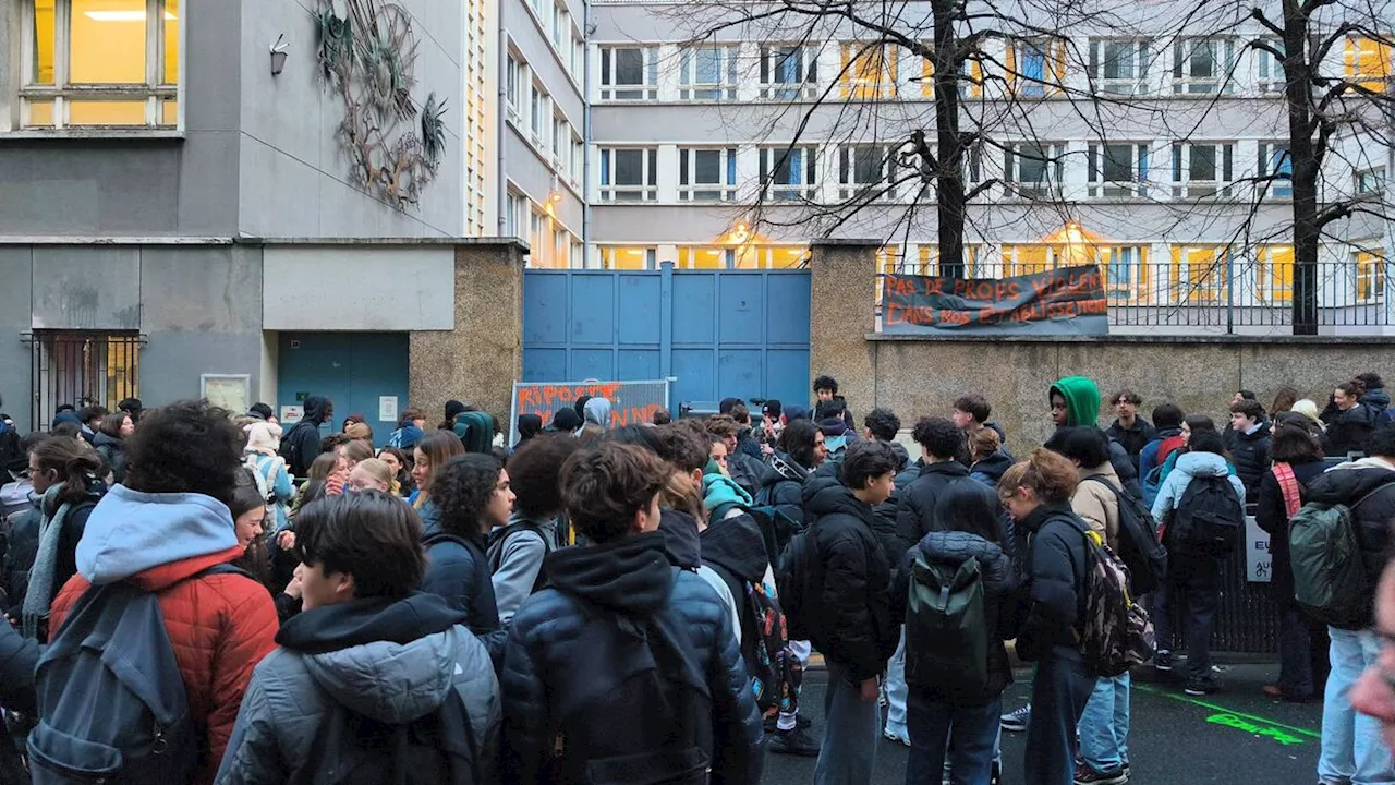 Élèves du lycée Racine bloquent l'entrée contre un professeur accusé de violences