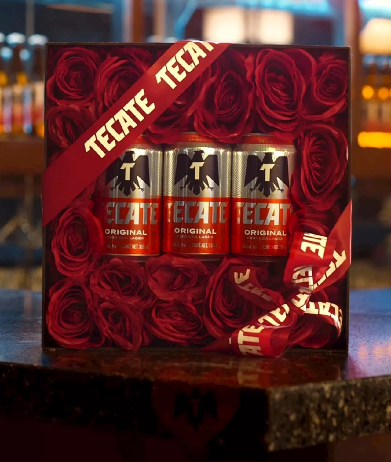 Tecate propone 'ramo chelero' para arreglar diferencias entre amigos en Día del Amor y la Amistad