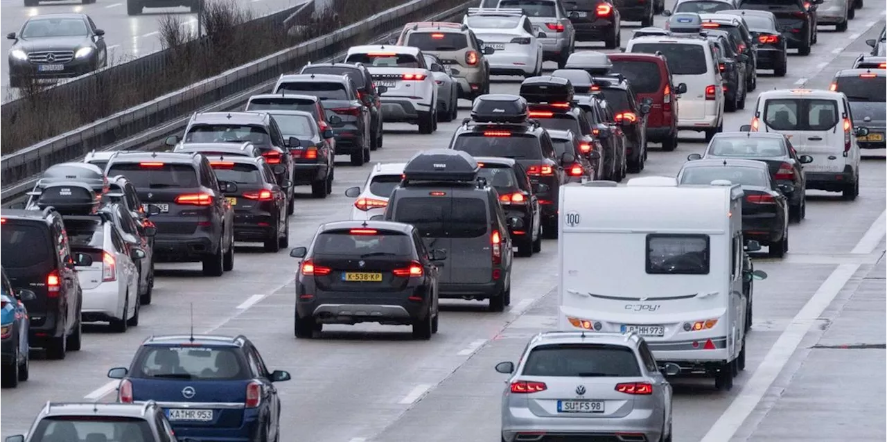 ADAC warnt vor Stau am Wochenende auf deutschen Autobahnen