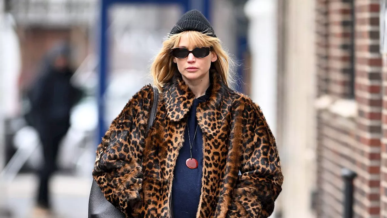 Jennifer Lawrence in New York mit Leoprint-Mantel und Babybauch