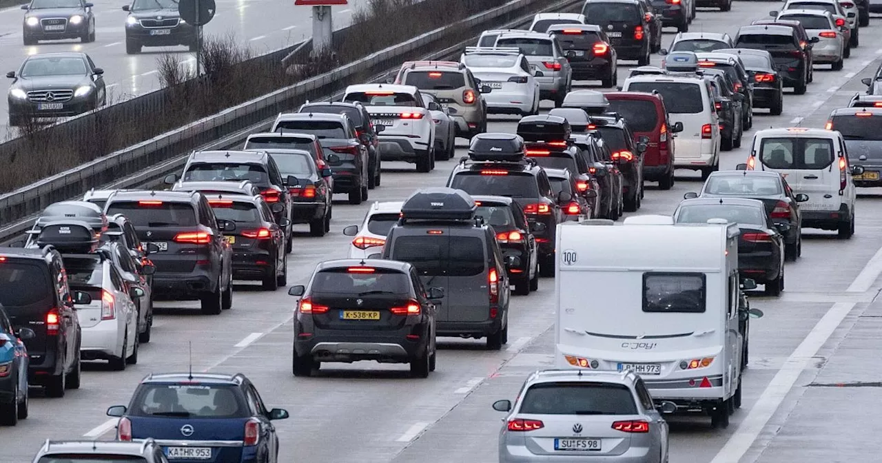 ADAC warnt vor Stau am Wochenende auf deutschen Autobahnen