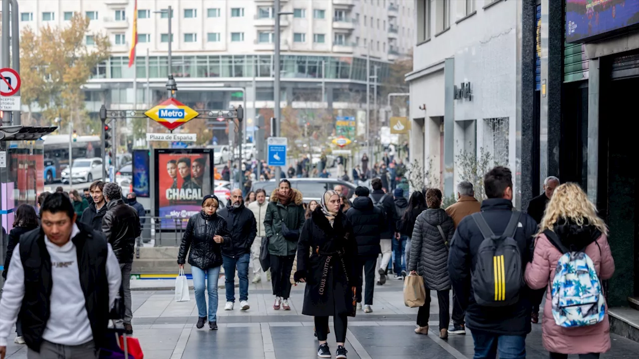 España supera los 49 millones de habitantes gracias al aumento de la población extranjera