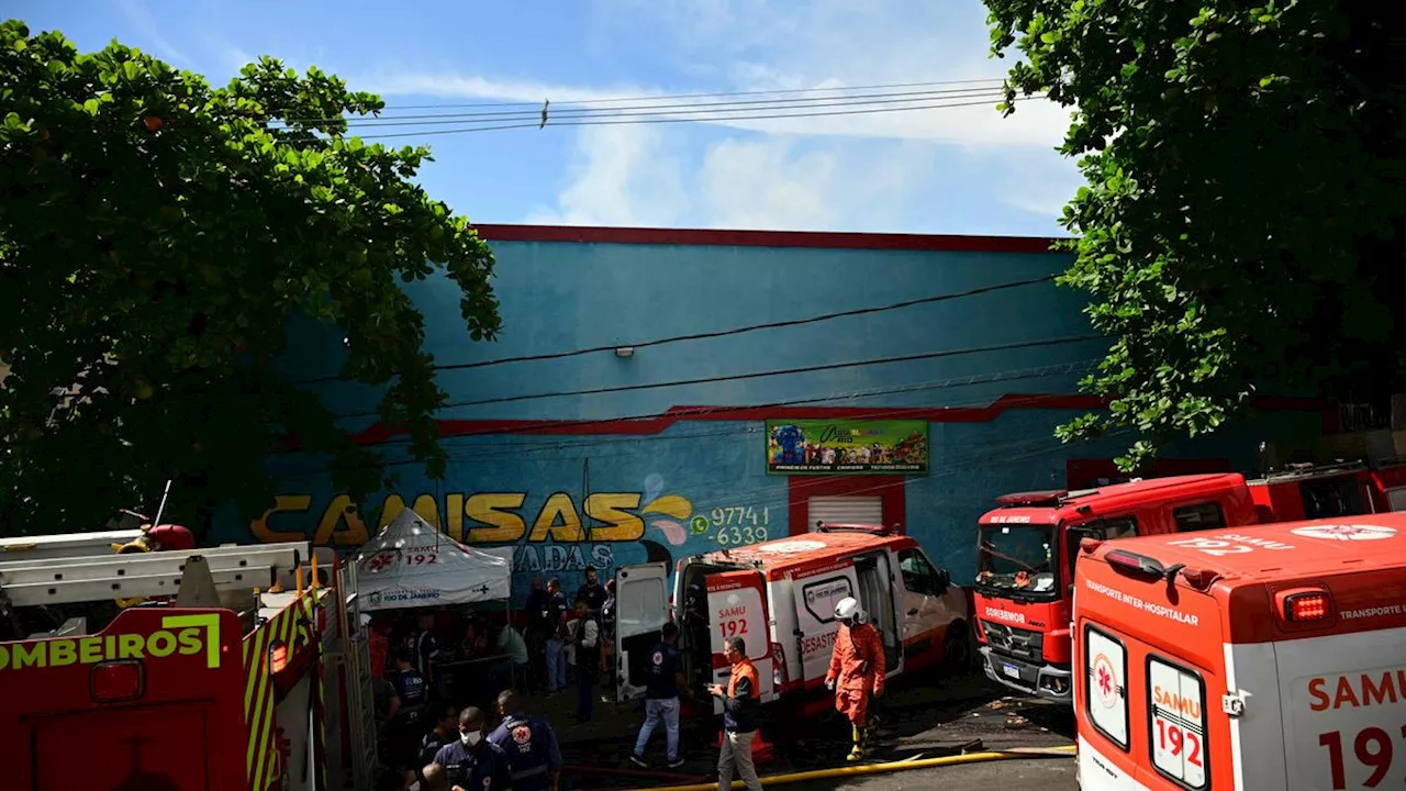 Großbrand zerstört Karnevalskostüme in Rio de Janeiro