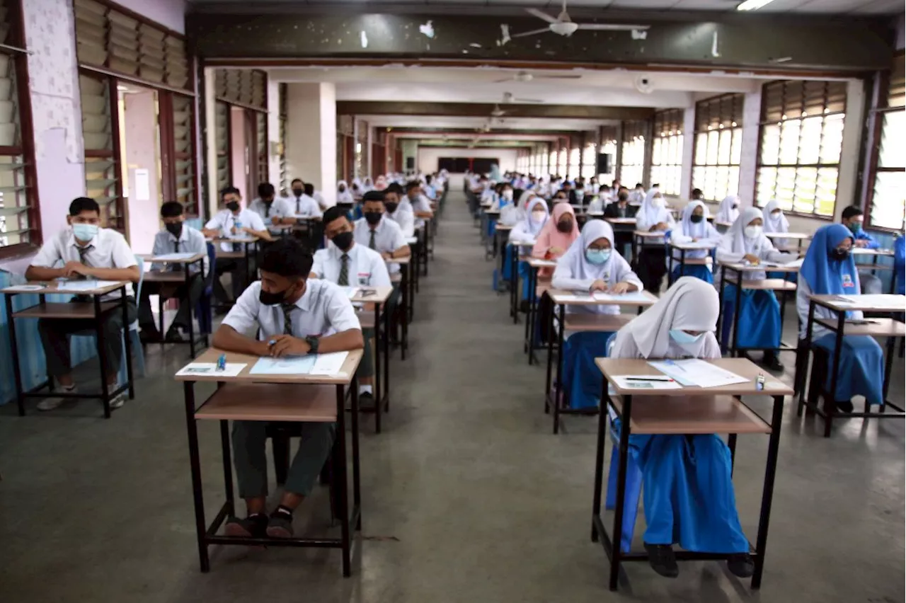 Over 8,000 SPM Students Absent from Exams