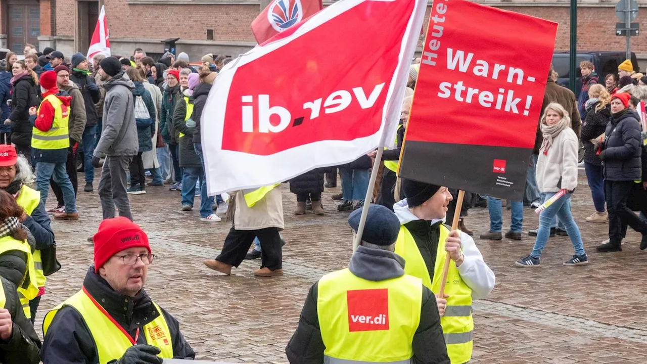 Öffentlicher Dienst in Schleswig-Holstein streikt: Vorfall bei Kundgebung in Kiel