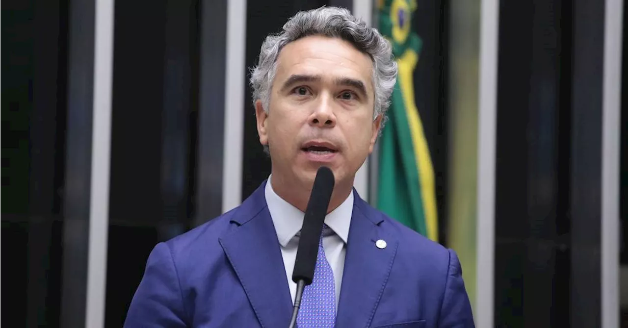 Deputado Rafael Brito defende Pé-de-Meia e pede desbloqueio do programa