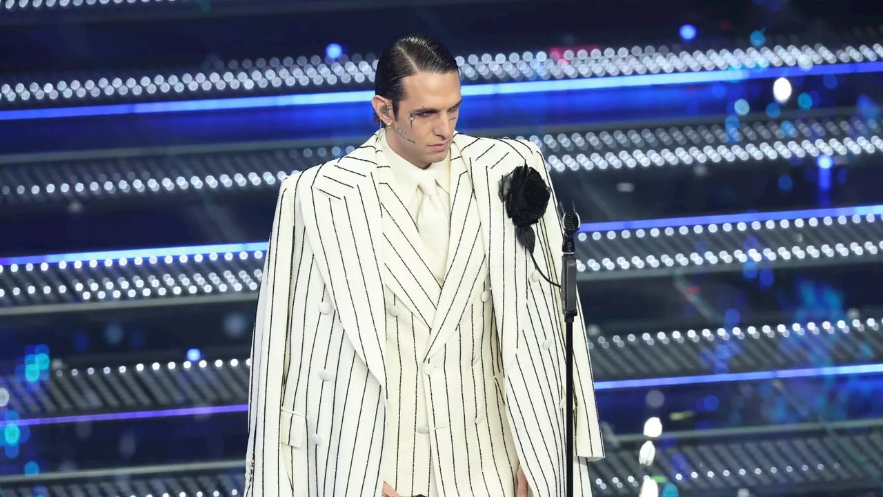 Achille Lauro a Sanremo 2025, il look della seconda serata celebra un'eleganza d'altri tempi