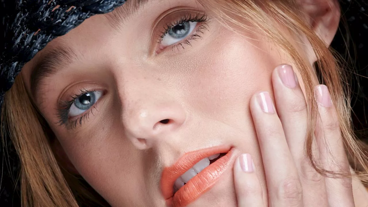 Las Soap Nails: La Tendencia De Uñas que te Hará Destacar en Primavera-Verano 2025