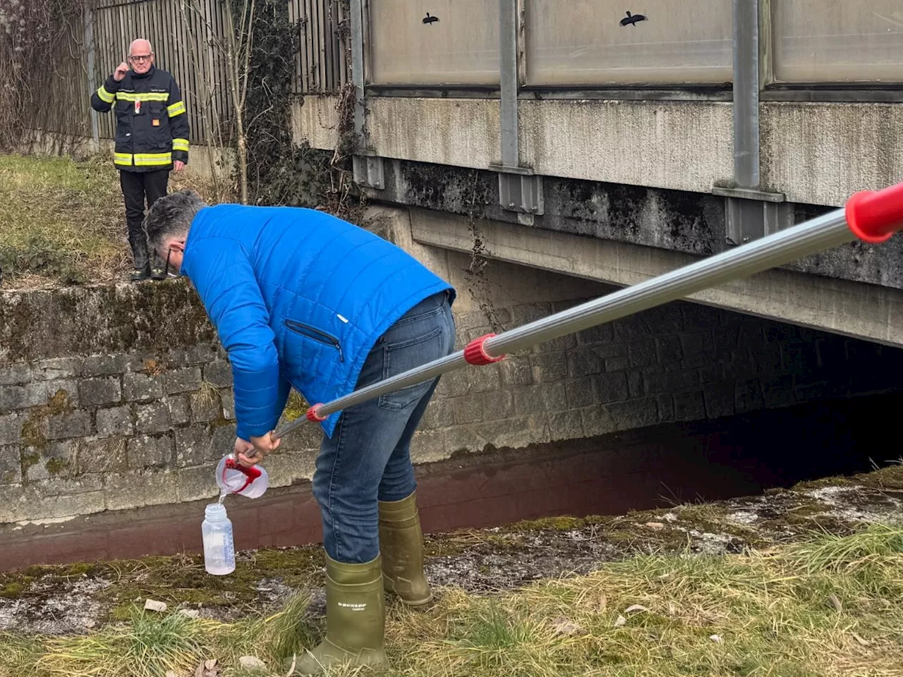 Ursache für die Rotfärbung des Fischbachs geklärt