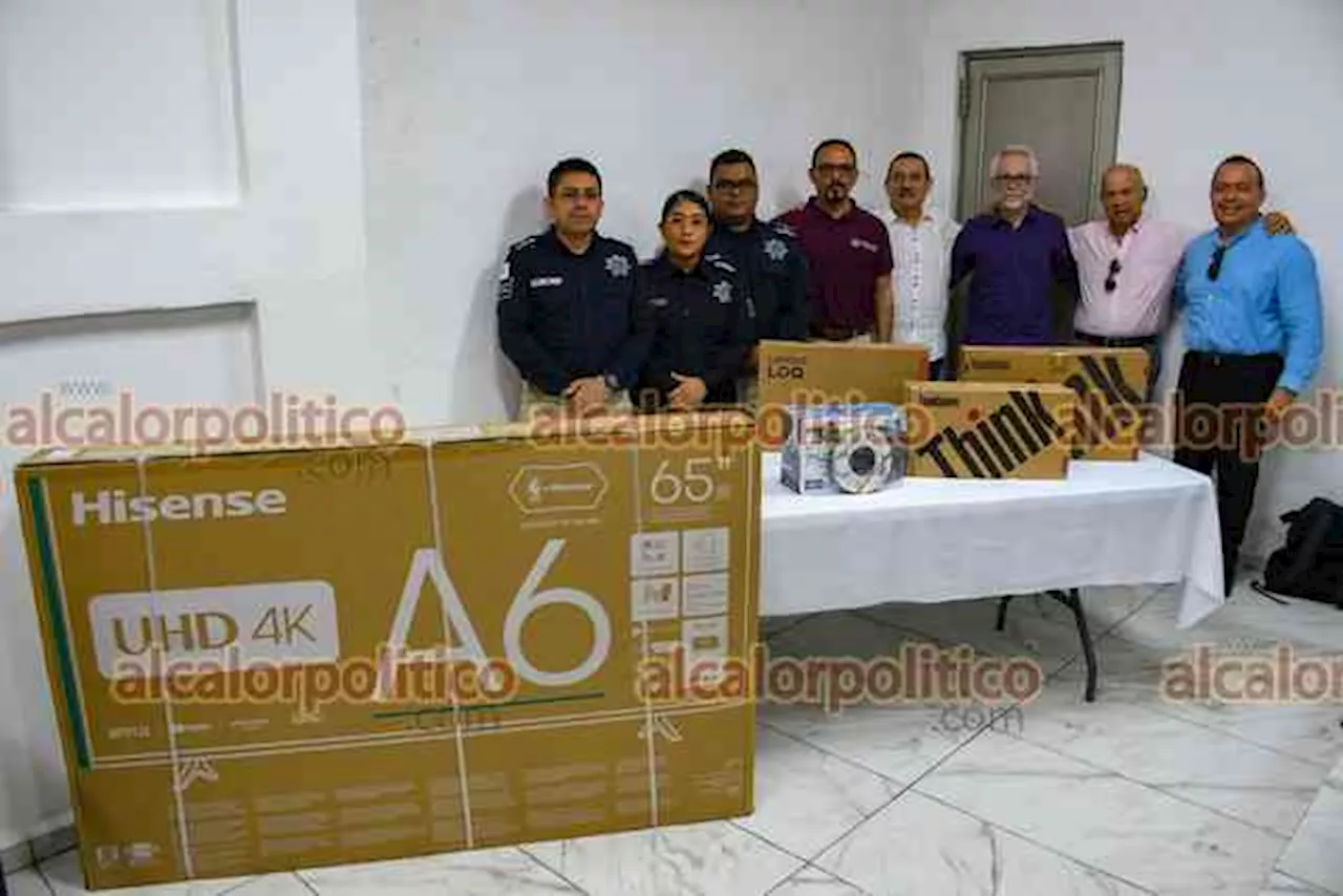 Observatorio Ciudadano donó equipo de cómputo a la Policía de Coatzacoalcos