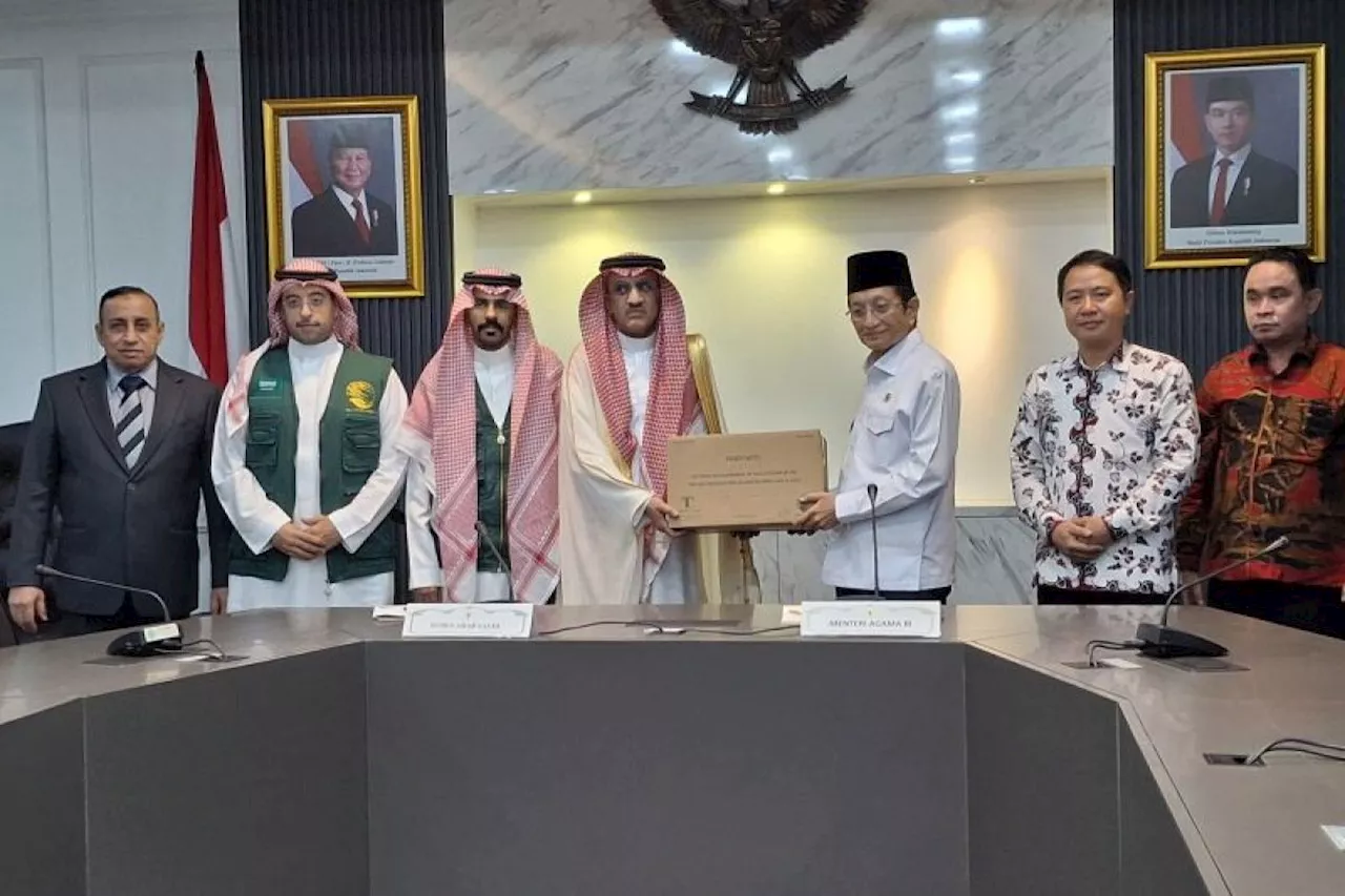 Menteri Agama Terima 100 Ton Kurma dari Raja Salman