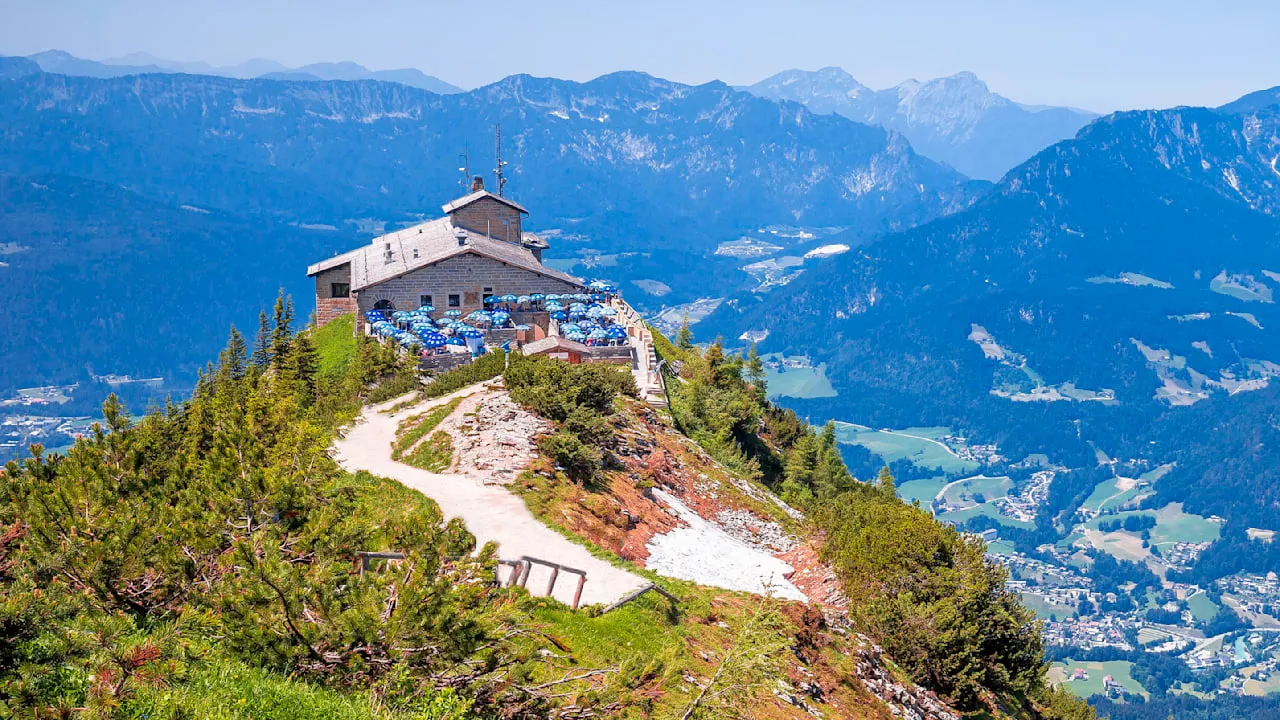 Fake-Video-Ärger: Selenskyj soll Hitlers Kehlsteinhaus gekauft haben