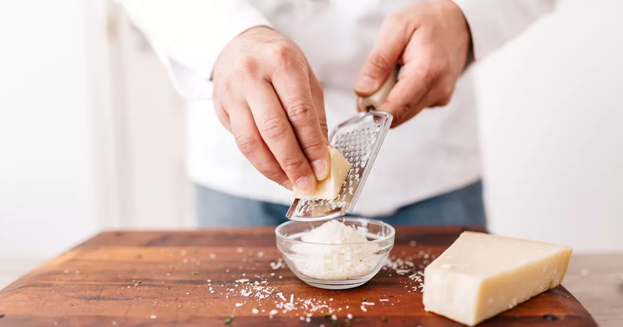 Parmesan mit dem Nudel-Trick vor Schimmel schützen