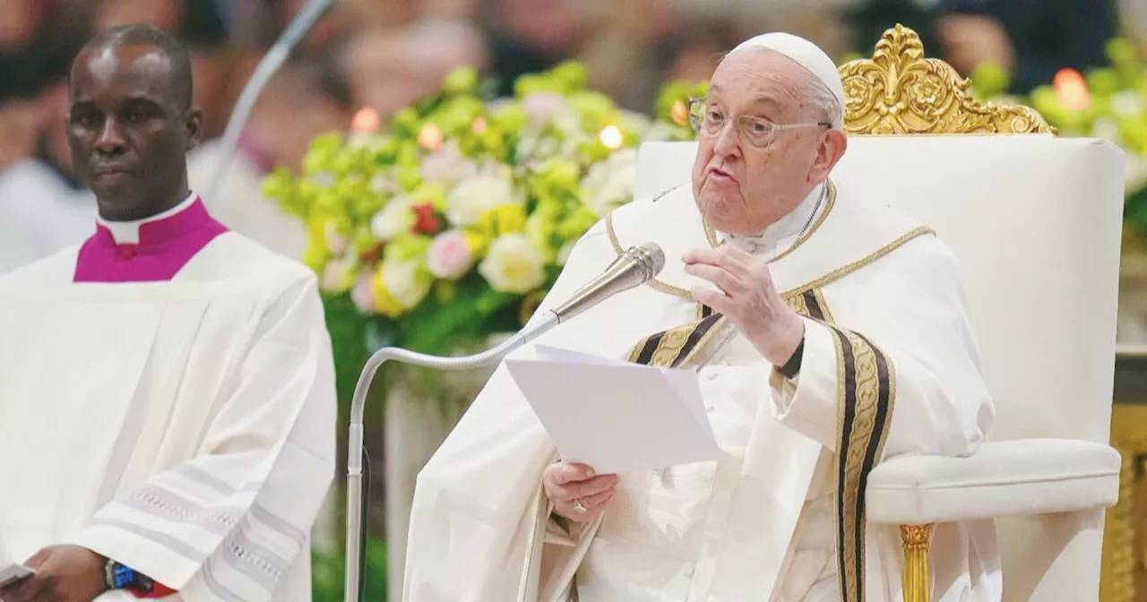 Papa Francesco ricoverato al Policlinico Gemelli: cure e accertamenti per la bronchite