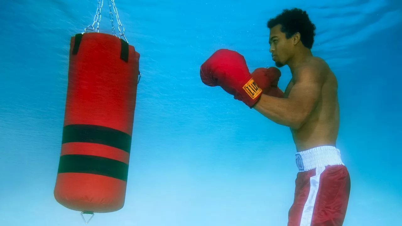 Les 7 bienfaits de l'aquaboxing, cet art martial pratiqué dans l'eau : perte de poids, moins de stress, plus de muscles…