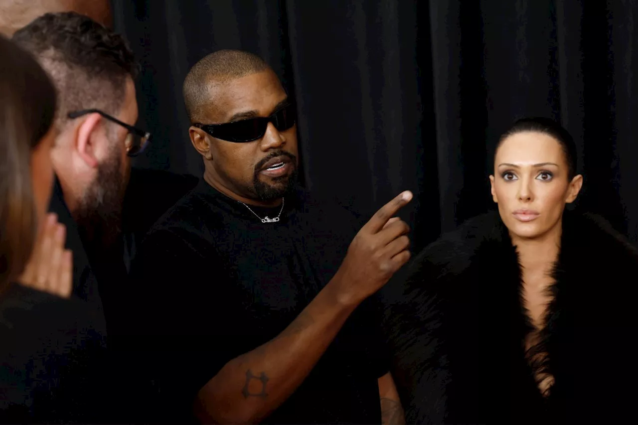 Tabloide afirma separação de Kanye West e Bianca Censori após polêmica no Grammy, assessoria nega rumores