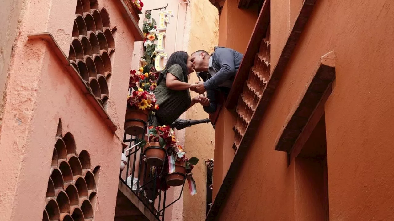 El Callejón del Beso: Un Romance Tragedia Manchado por la Avaricia