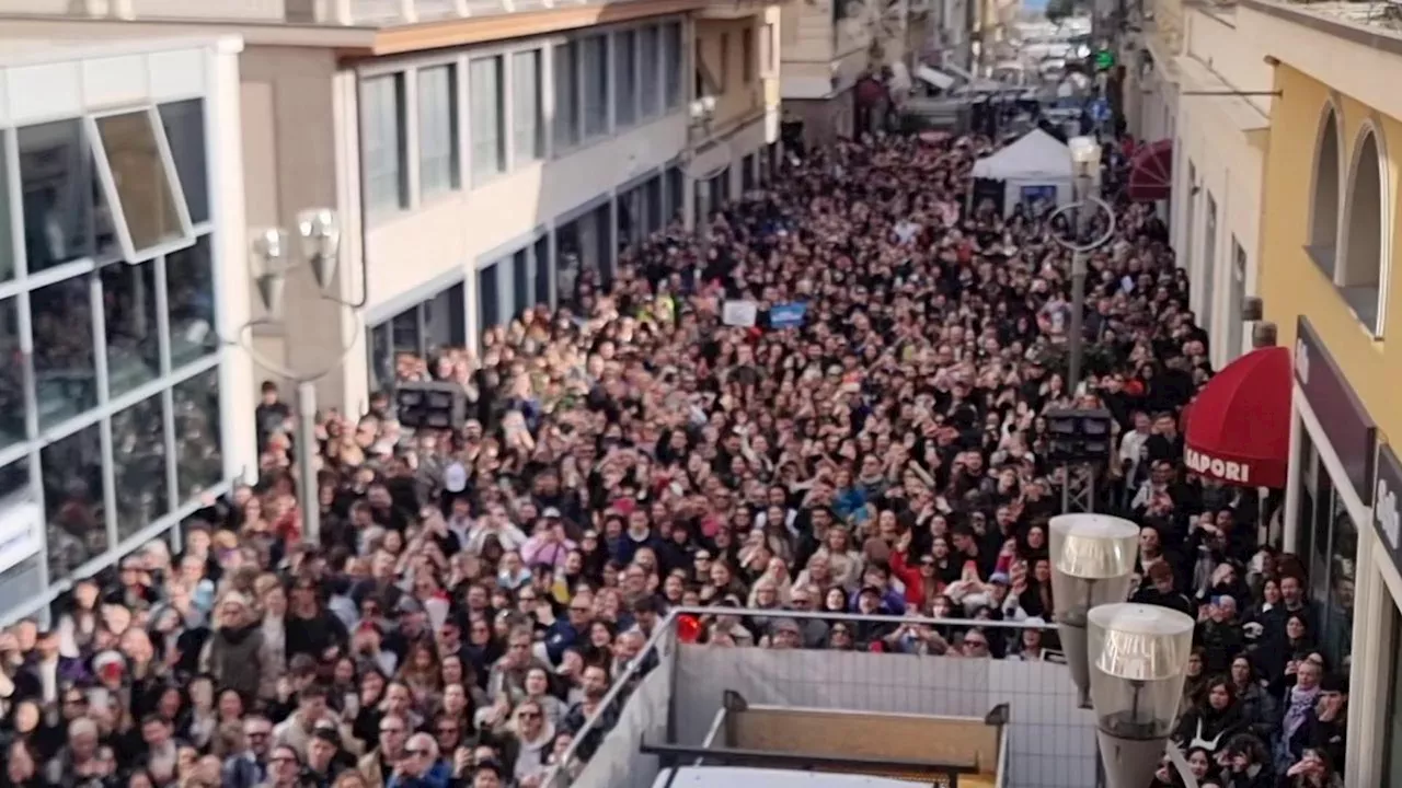 Achille Lauro Sorprende i Fan a Napoli, Jovanotti a Sanremo