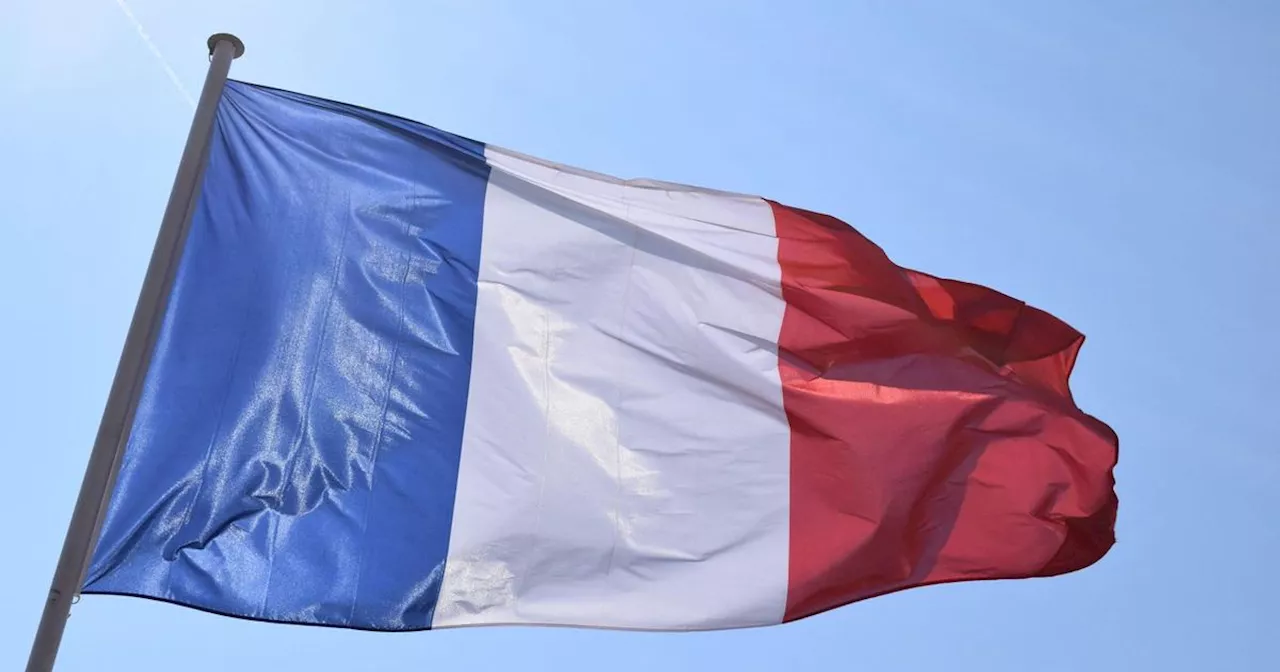 À Saint-Raphaël, le maire instaure une levée de drapeau et une Marseillaise dans les centres de loisirs