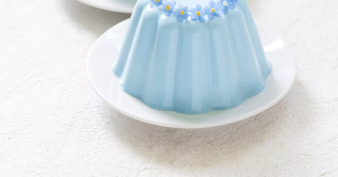 Panna Cotta Bleue Pastel : Un Dessert Exotique et Chic