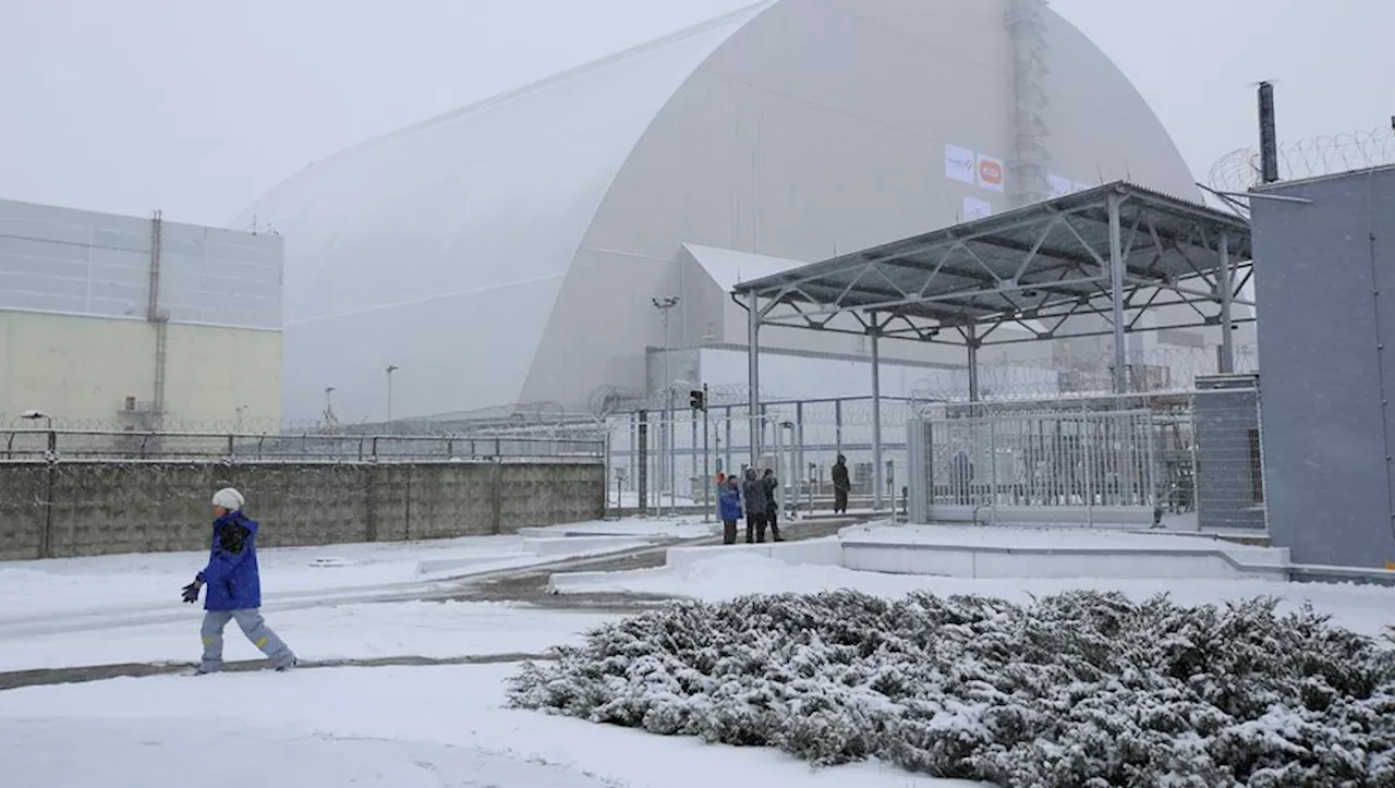 Drone russe frappe l'arche de Tchernobyl, Zelensky dénonce une attaque 'sans précédent'