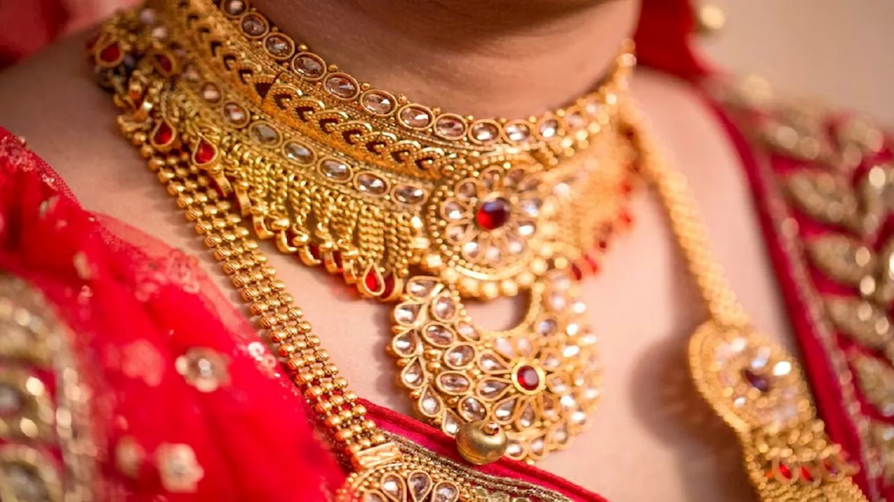 Gold Price Today: सर्राफा बाजार में उछाल, सोना 86 के पार, 97 हजार से ऊपर निकली चांदी