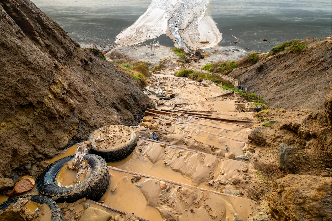 Palisades Fire Burn Scar Triggers 'Extreme' Mudslides on Pacific Coast Highway