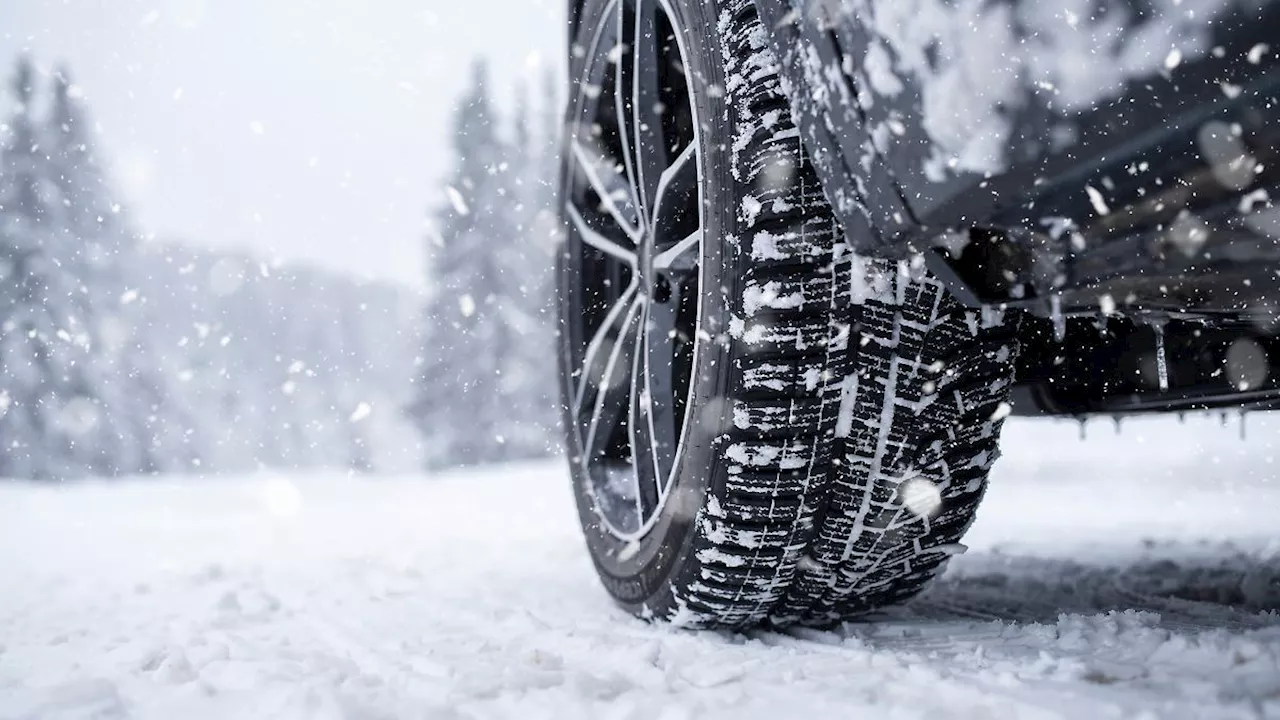 Laut ADAC: Das sollten Autofahrer im Winter dabei haben