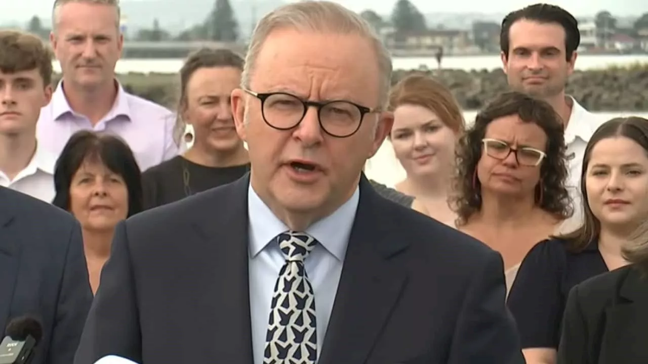 'Go home': Anthony Albanese heckled by offshore wind farm opponents