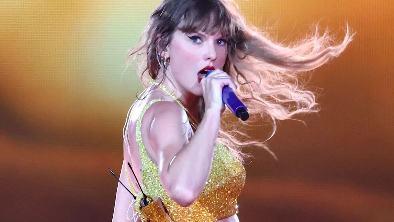 Taylor Swift Scores 13th Number One Album with 'Lover (Live From Paris)'