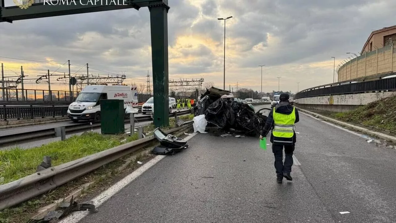 Tragico incidente sulla Salaria: una ragazza muore e l'altra è in pericolo di vita