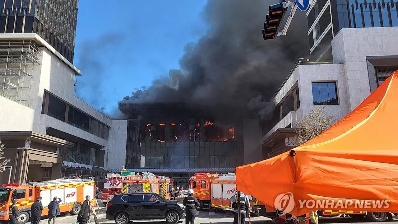 반얀트리 호텔 신축공사장 화재, 6명 사망 25명 부상