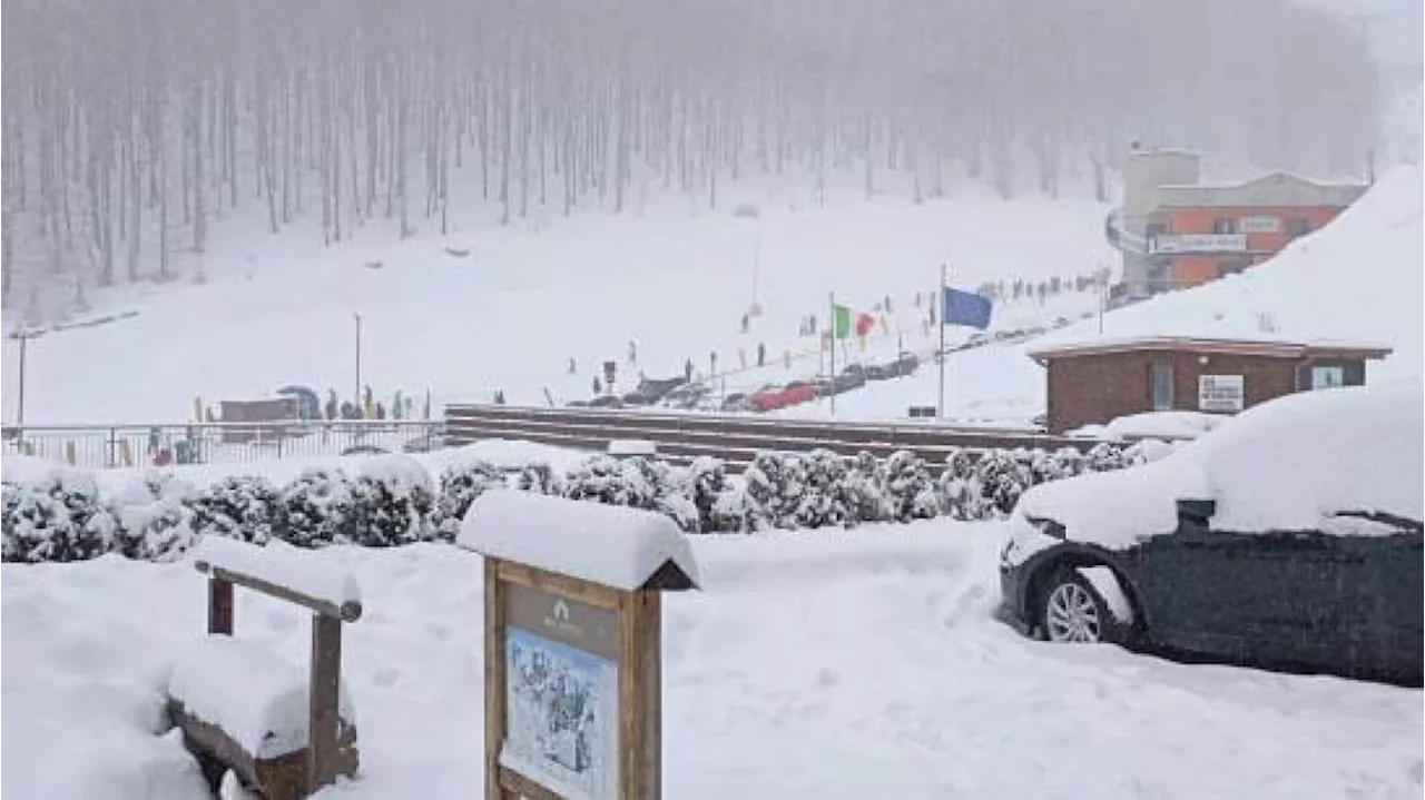 Sabato con burrasca e neve in collina, più sole da domenica