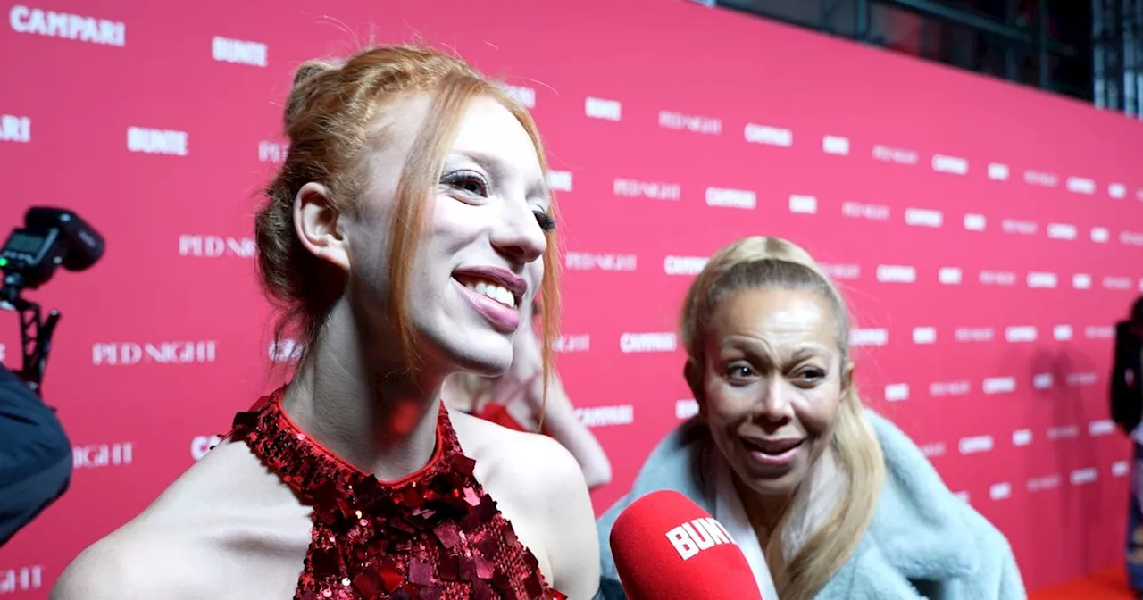 Anna Ermakovas Mutter Angela kreiert rührenden Moment bei der Red Night