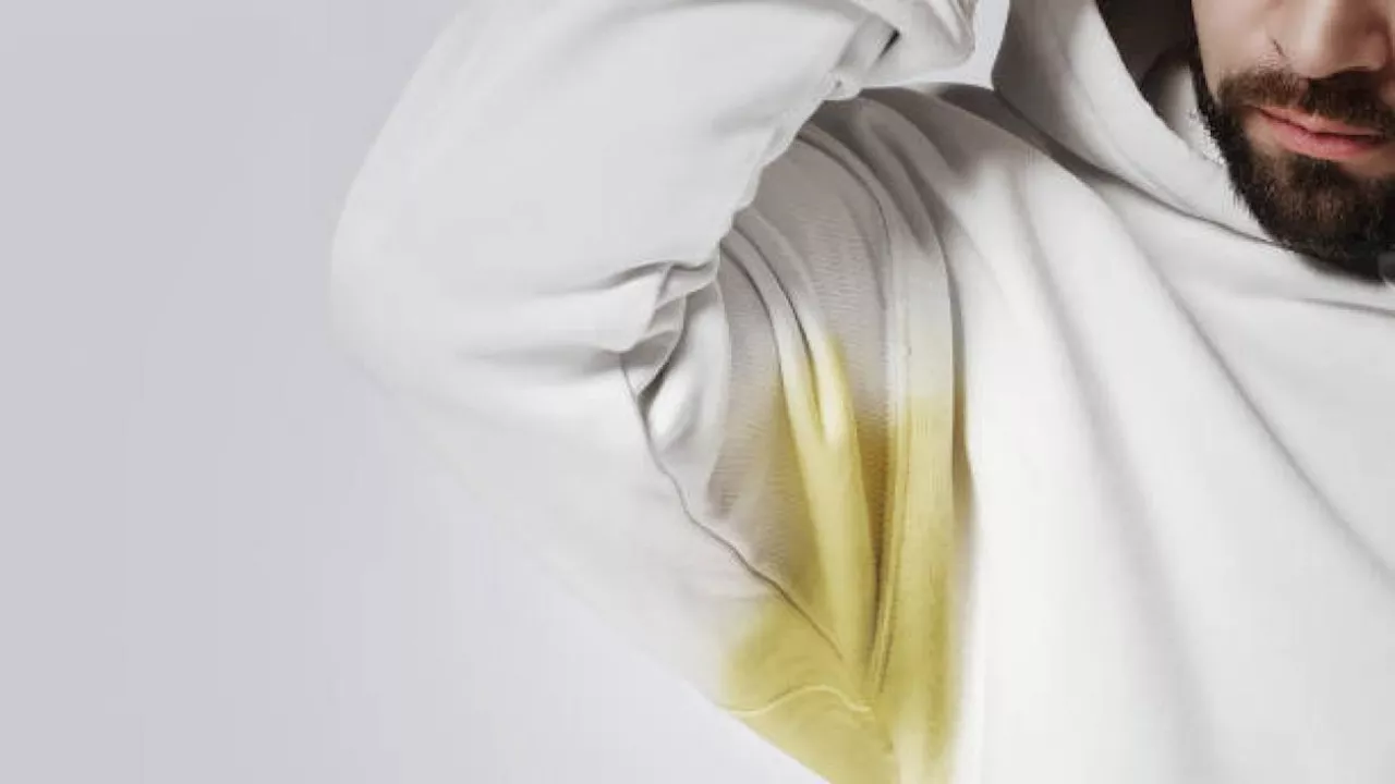 Así puede quitar las manchas amarillas de las axilas en la ropa blanca