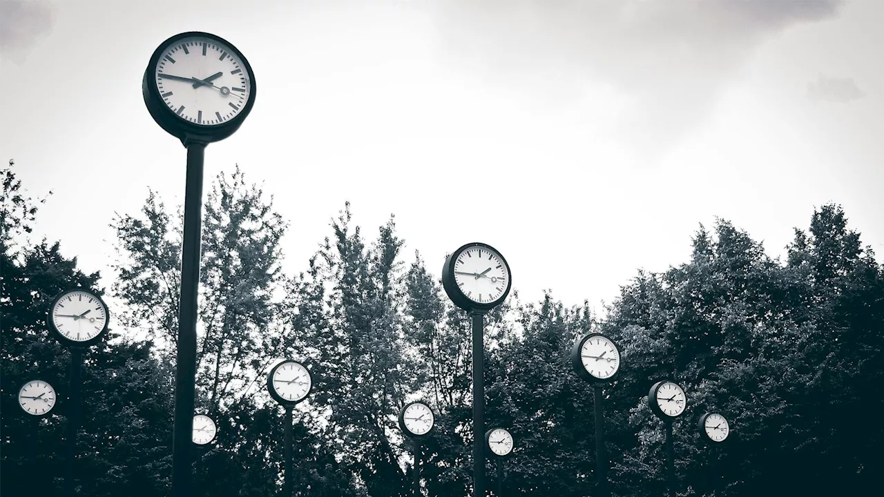 Time Flows Both Ways in the Quantum Realm