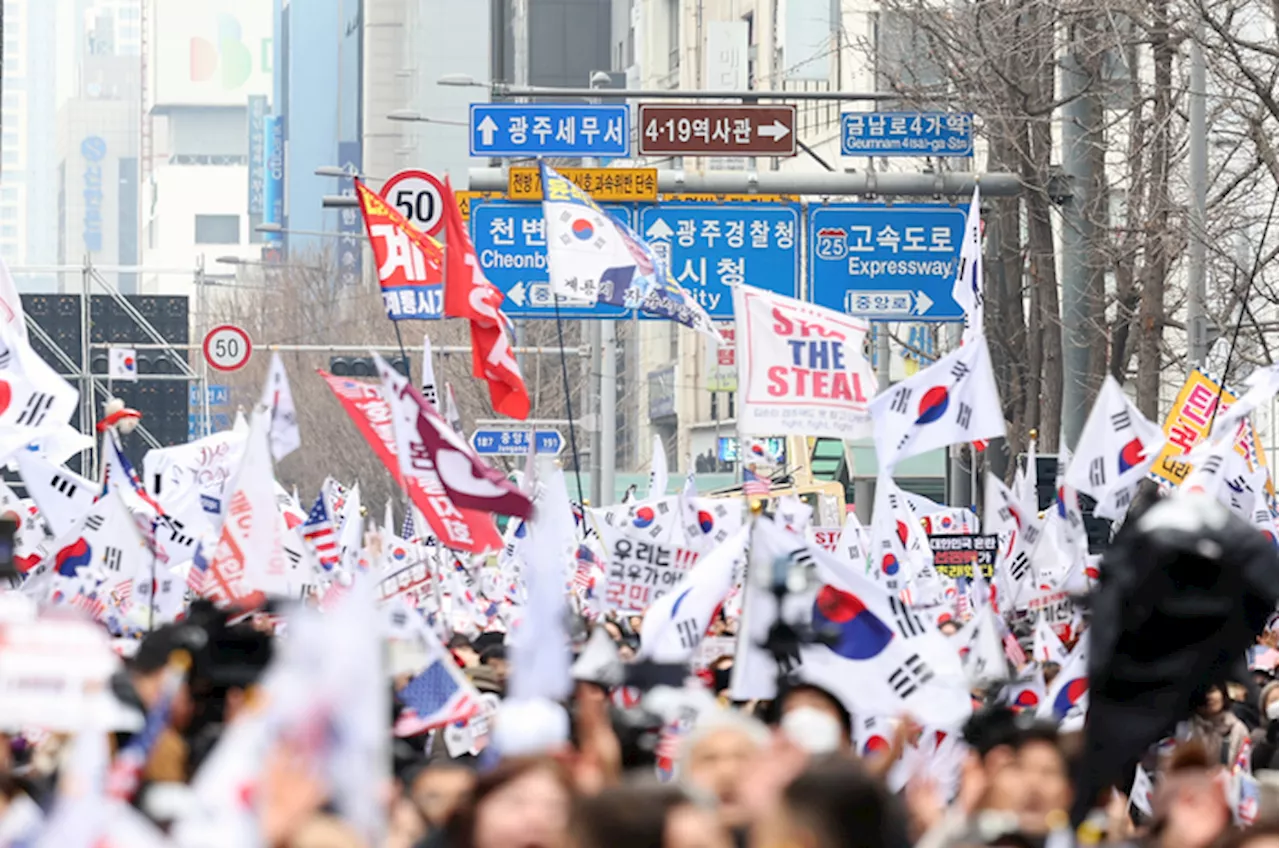 윤석열 지지자 일탈 촉발, 광주 금남로 탄핵 찬반 집회 전반