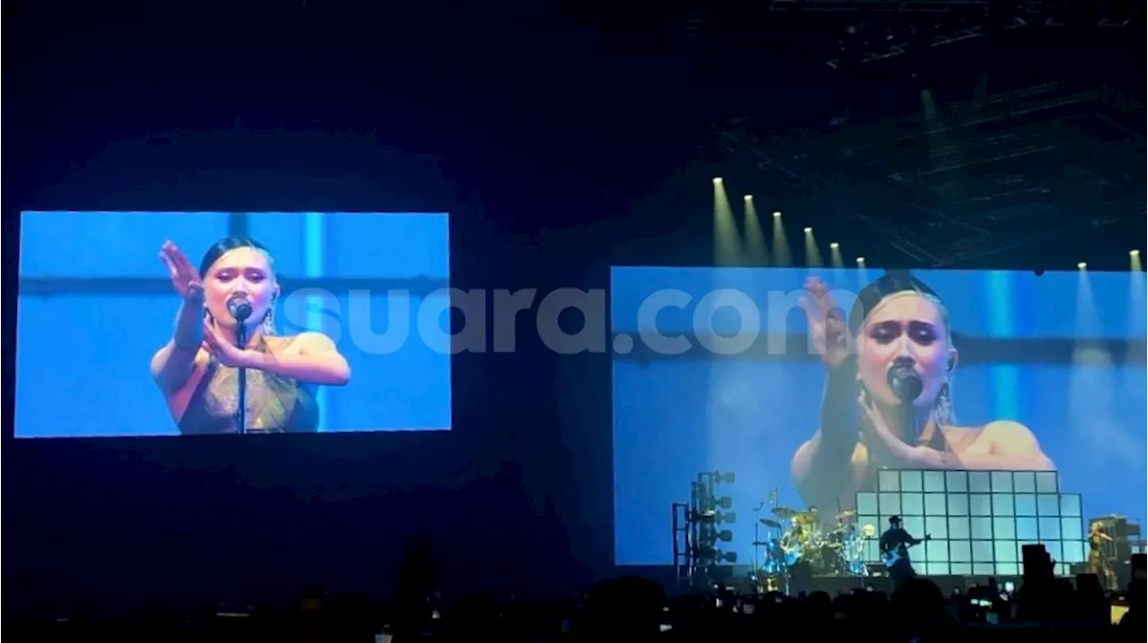 NIKI Sukses Gelar Konser BUZZ Around The World di Jakarta