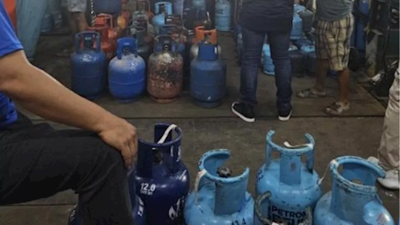 CIDG nabs 8 men for unauthorized cross-refilling of LPG products in Caloocan