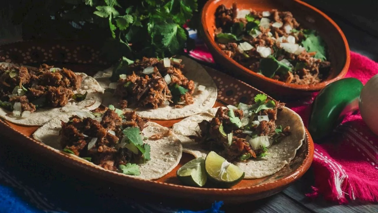 ¿Quién es el dueño de la segunda taquería más antigua de la CDMX y dónde se ubica?